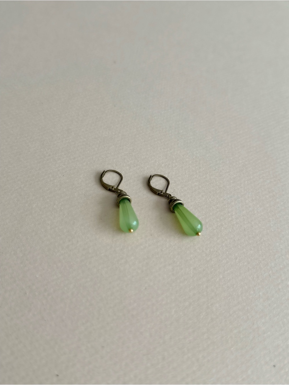 Green Teardrop Dangle Earrings M1846 - Picture 4 of 4